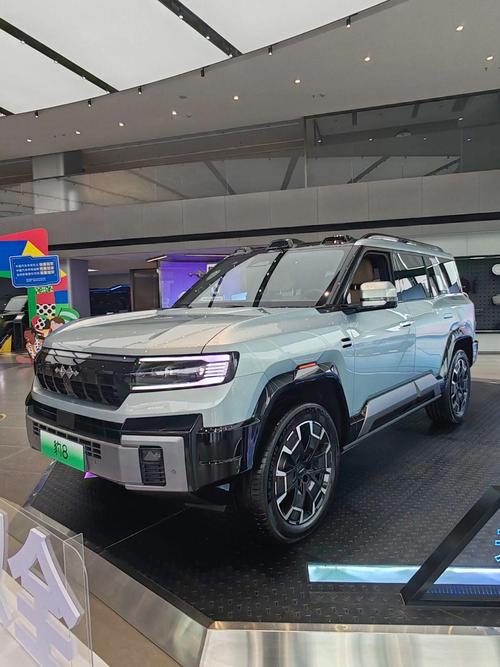 成都219比亚迪方程豹硬派越野的爆款，英菲尼迪35周年与你共成长